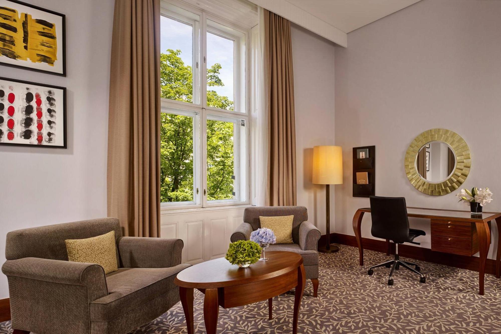 The Ritz-Carlton, Vienna Hotel Exterior foto